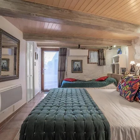 Les Du Mas Peu Del Causse Guest house Sainte-Colombe-de-la-Commanderie